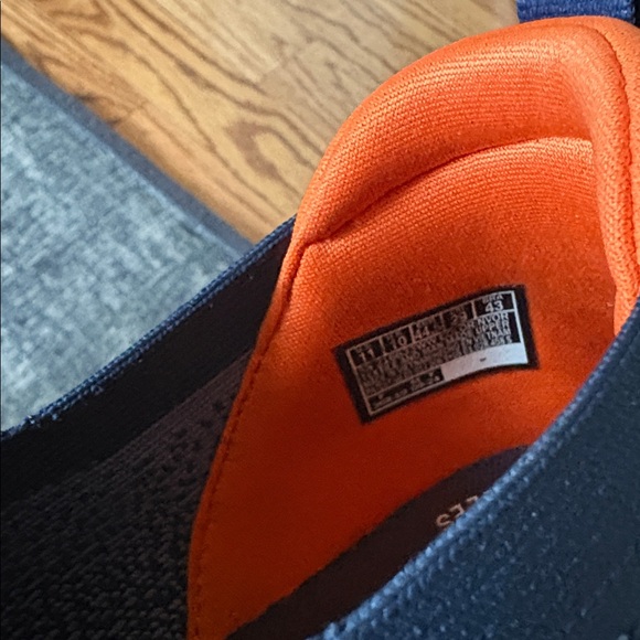 Skechers go walk men’s size 11 slip on sneakers - Picture 8 of 9